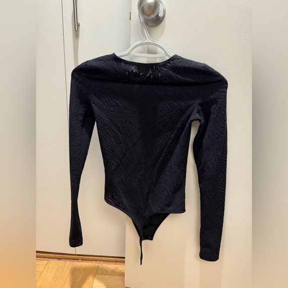 Aritzia shapelace long sleeve body suit perfect condition - Picture 3 of 4